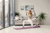 3 ideeën van workout oefeningen die je zelf kan doen als je geen sportschool in de buurt hebt