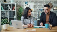Jonge collega's vertellen steeds vaker wat ze verdienen