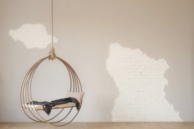 Ontdek hoe een grijze muur jouw interieur een stijlvolle uitstraling geeft: laat je inspireren